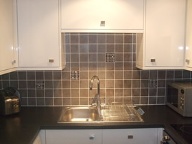 Kitchen Fitting Tiling